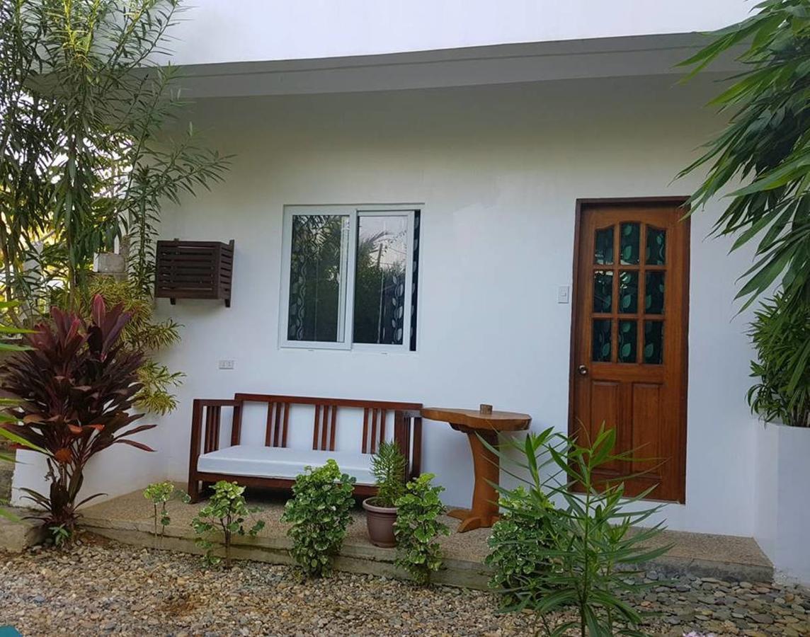 Hangout Beach Resort Caticlan Exterior photo