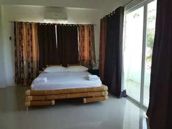 Hangout Beach Resort Caticlan Exterior photo